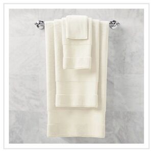 Frontgate Luxurious Ivory Bath Towel Set of 2